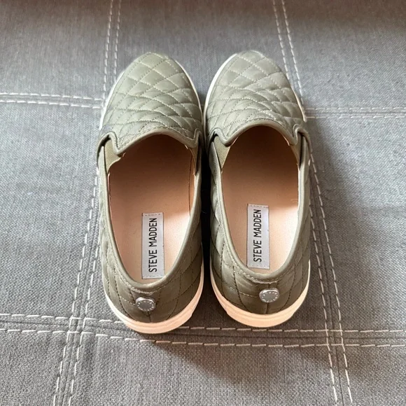 Steve Madden Olive Green Quilted Slip On Loafers - Picture 3 of 7